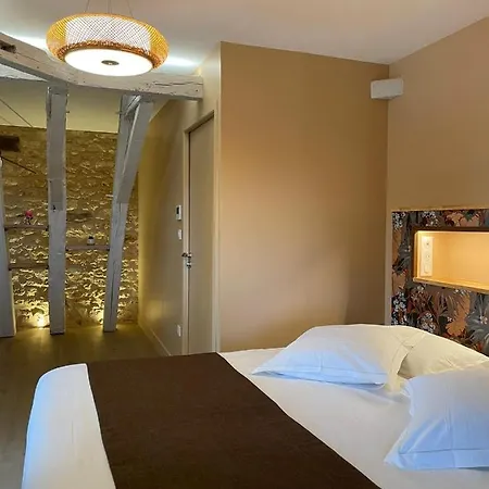 & Restaurant - Le Manoir Des Cedres - Piscine Chauffee Et Climatisation Hotell 3*