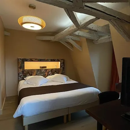 & Restaurant - Le Manoir Des Cedres - Piscine Exterieure Et Climatisation מלון