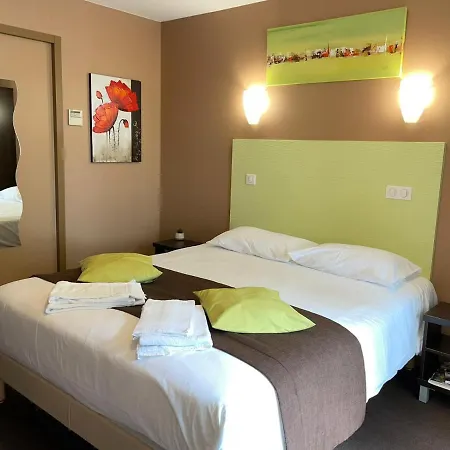 & Restaurant - Le Manoir Des Cedres - Piscine Chauffee Et Climatisation Hotell 3*