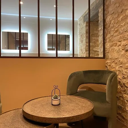 Hotel & Restaurant - Le Manoir Des Cedres - Piscine Exterieure Et Climatisation Руффиньяк-Сен-Сернен