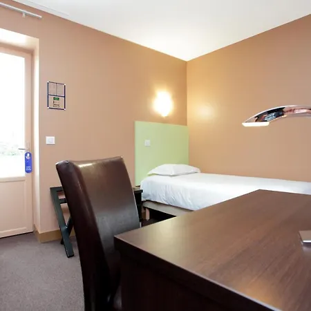 Hotell & Restaurant - Le Manoir Des Cedres - Piscine Chauffee Et Climatisation