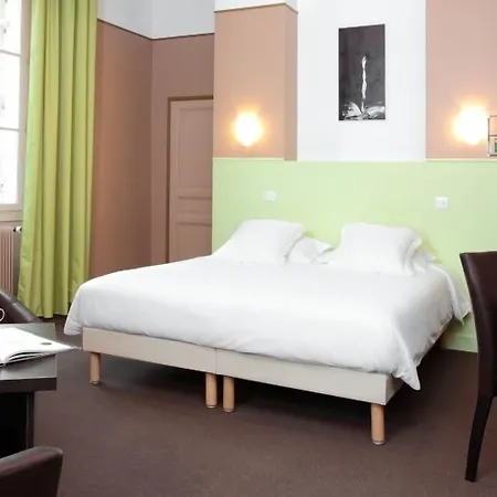 & Restaurant - Le Manoir Des Cedres - Piscine Exterieure Et Climatisation 3* Rouffignac Saint-Cernin
