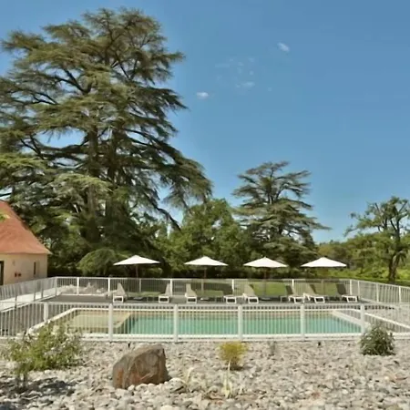 & Restaurant - Le Manoir Des Cedres - Piscine Exterieure Et Climatisation 3*